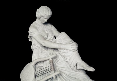 Sapho (o Safo, siglo VII a.C.), poeta griega de la Antigüedad. Escultura de mármol de James Pradier (1790-1852) de James Pradier