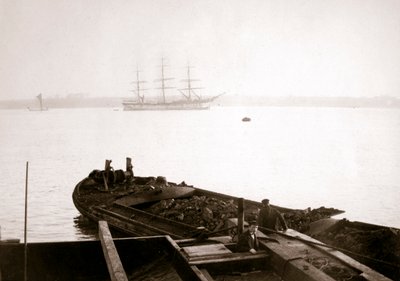 Barcaza cargada con mercancías, Róterdam, 1898 de James Batkin