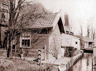 Casa en la orilla de un canal, Broek, Países Bajos, 1898 de James Batkin