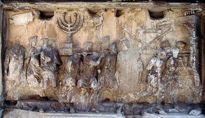 Sección de una escultura en relieve que muestra a soldados romanos... de James L Stanfield