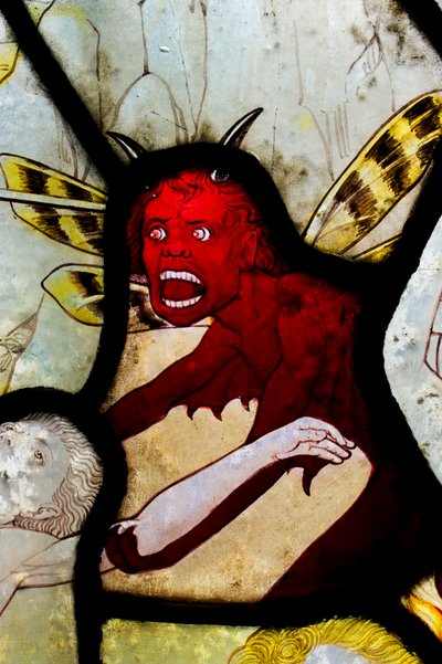 Diablo, vidriera, Iglesia de Santa María Magdalena, Rowington Close, Paddington, Londres de James O Davies