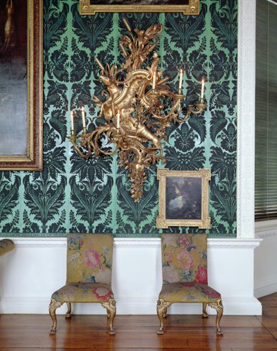 Sillas laterales y girandola, de la Suite Gallery, hechas por James Pascall de James Pascall