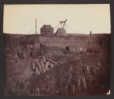 «Restos de la torre Malakoff». [Guerra de Crimea. Ruinas del fuerte Malakoff con emplazamiento de artillería, tras la toma de Sebastopol por las tropas francesas, británicas y turcas] de James Robertson
