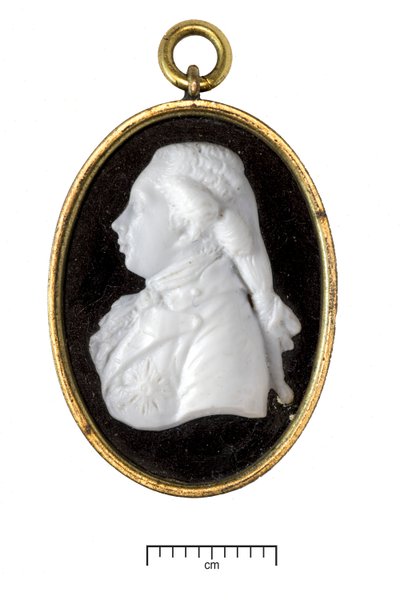 Jorge IV, como príncipe de Gales, c.1790 (vidrio blanco en marco de metal dorado) de James Tassie