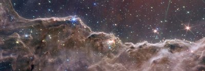 Acantilados cósmicos en la nebulosa Carina (imagen compuesta de NIRCam y MIRI) de James Webb Space Telescope (NASA)