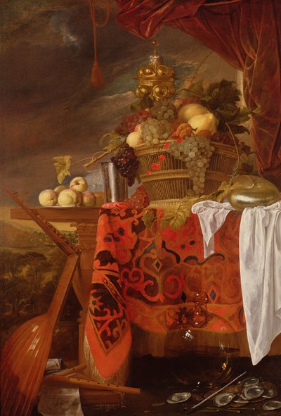 Una cesta de frutas mixtas con copa dorada, cáliz de plata, nautilus, vaso y duraznos en un plato de Jan Davidsz de Heem