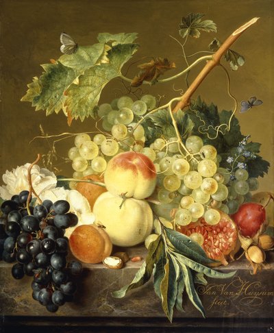 Frutas, avellanas y malvarrosas en un borde de mármol de Jan van Huysum