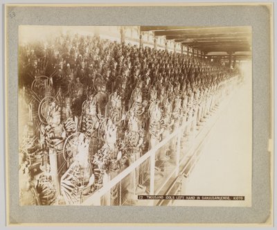Mil ídolos en Sanjusangendo, Kioto, Japón de Japanese Photographer