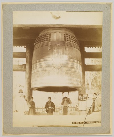 Gran campana en Chionin, Kioto, Japón de Japanese Photographer