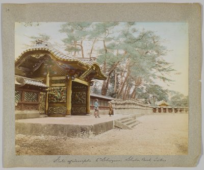 Puerta del Templo del 6º Shogun, Parque Shiba, Tokio, Japón de Japanese Photographer