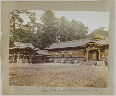 Dentro de los terrenos del templo, Parque Shiba, Tokio, Japón de Japanese Photographer