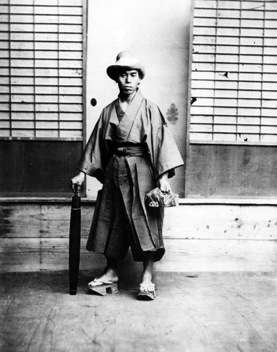 Hombre japonés con sombrero europeo, c.1860-80 de Japanese Photographer