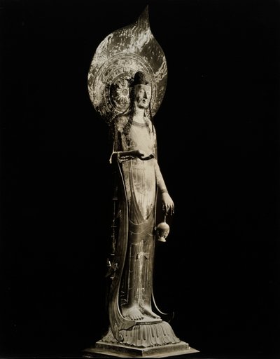 Kudara Kannon, del siglo VII, Periodo Asuka, Templo Horyuji, Japón, 1950 de Japanese Photographer