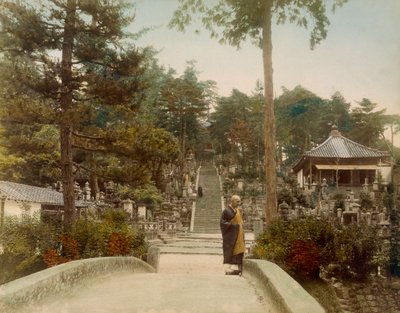 Tumbas de Kurodani, Kioto, c1890s de Japanese Photographer