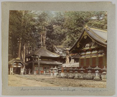 Pozo sagrado y almacenes, Tōshō-gū, Nikko, Japón de Japanese Photographer