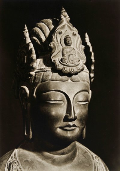 Yumechigai Kannon del Periodo Nara Temprano, Horyuji, Nara, Japón, 1950 de Japanese Photographer