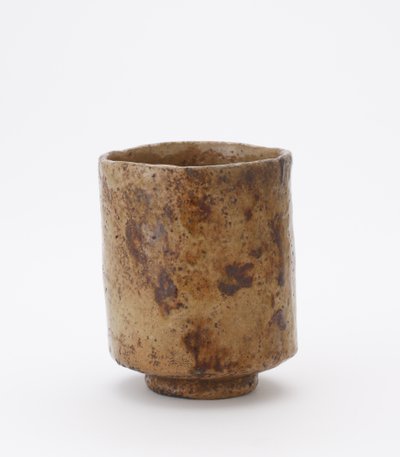 Tazón de té cilíndrico con inscripción, taller desconocido de Raku de Japanese School