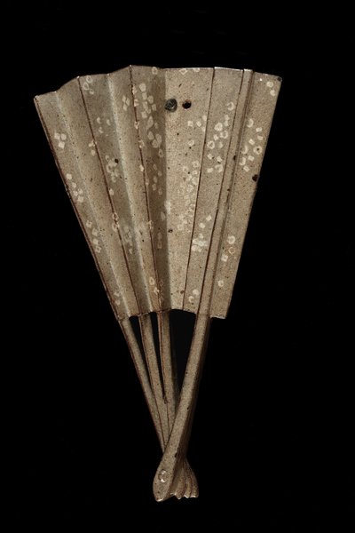 Jarrón colgante en forma de abanico, prefectura de Kumamoto, Período Edo de Japanese School