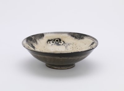 Cuenco de servicio individual, Kyushu o Kioto, Período Edo, siglo XVIII-XIX de Japanese School