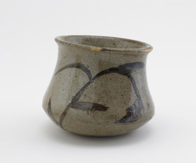 Tazón de servicio individual con base ancha y borde acampanado, prefectura de Saga, período Edo, siglos XVII-XIX de Japanese School