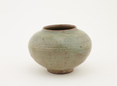 Jarra con decoración estampada e incrustación de deslizamiento, 1610-1630 de Japanese School