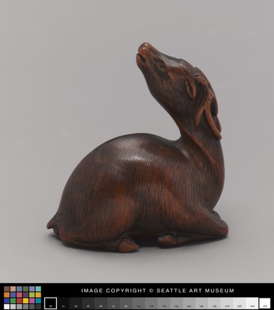 Netsuke modelado como ciervo, mediados del siglo XIX de Japanese School