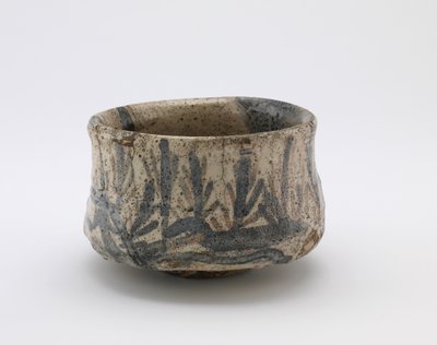 Cuenco de té con diseño de puerta y pinos jóvenes, Kujiri, Tajimi, prefectura de Gifu, período Momoyama de Japanese School