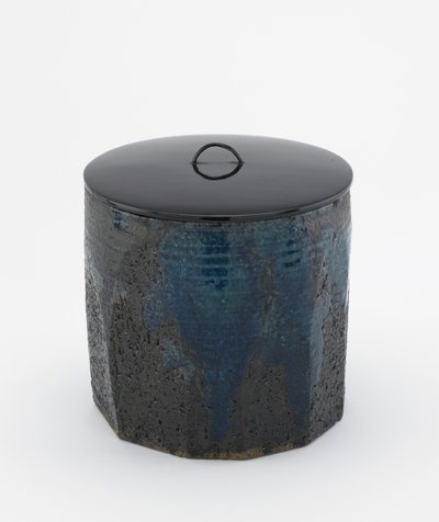 Jarra de agua para ceremonia del té con lados facetados, prefectura de Mie, período Edo o era Meiji de Japanese School