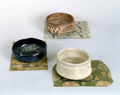 Tres chawans utilizados para ceremonias de té, c.1800 de Japanese School