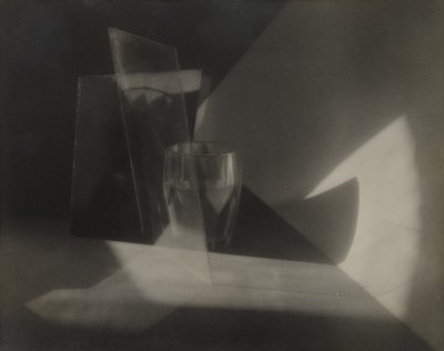 [Abstracción de naturaleza muerta], c.1923 de Jaromir Funke