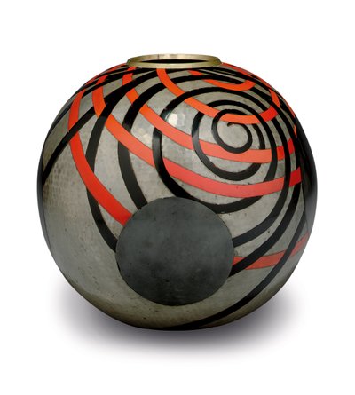 Un jarrón de peltre Martele lacado, c.1929 de Jean Dunand