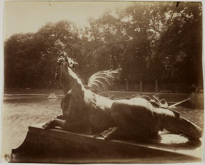 Versalles, Gran Trianón, Dragón de Hardy de Jean Eugène Auguste Atget