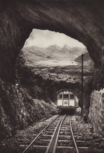 Ferrocarril eléctrico Arth Rigi (foto en blanco y negro) de Jean Gaberell