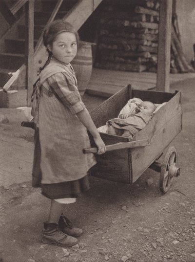 Suiza: La vida sencilla, un primitivo perambulatorio (foto en blanco y negro) de Jean Gaberell