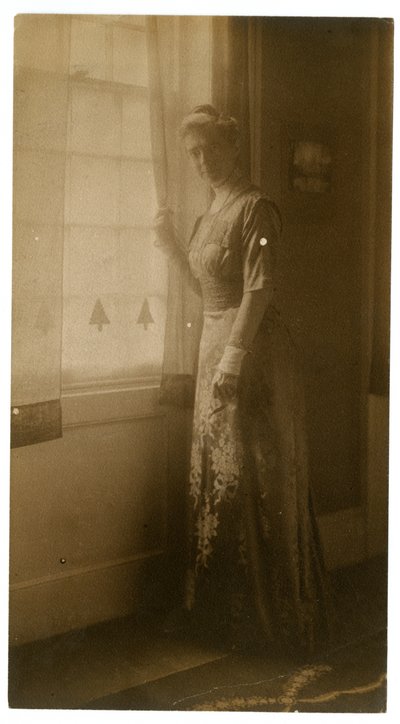 Alice Stevens, Windsor, Vt, c.1905-40 de Jessie Tarbox Beals