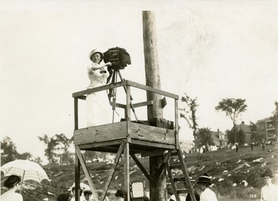 Beals trabajando, c.1905-40 de Jessie Tarbox Beals