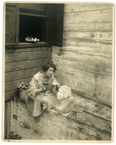 Edith Unger del Mad Hatter Tea Room de Jessie Tarbox Beals