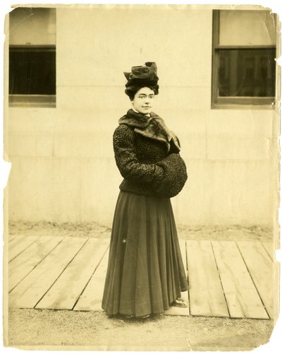 Ely Letson? Dra. Elizabeth Letson Bryan, c.1905-40 de Jessie Tarbox Beals