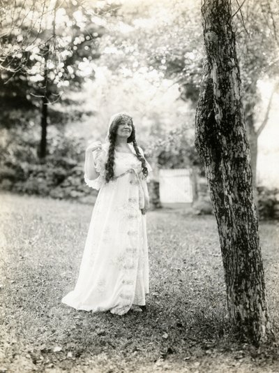 Grace Duffy Boylan, madre de Malcolm Stuart Boylan, director de cine en Hollywood de Jessie Tarbox Beals