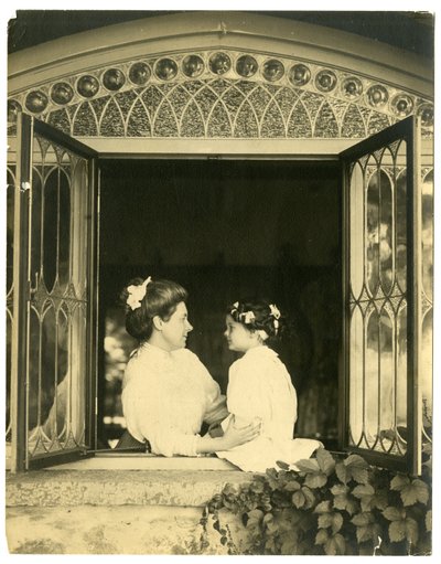 Sra. Ernest Thompson Seton y su hija Ann de Jessie Tarbox Beals