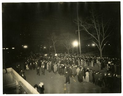 Desfile por el sufragio, Greenwich Village, Nueva York, EE.UU., c.1915-18 de Jessie Tarbox Beals