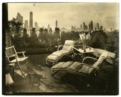Terraza de la Sra. Alice Woodward Rhinehardt, 400 E 52 St, c.1936-37 de Jessie Tarbox Beals