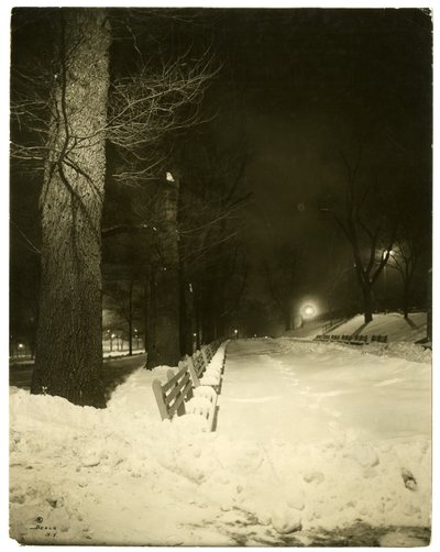 El Mall de noche, Boston, Mass, EE.UU., c.1902-10 de Jessie Tarbox Beals