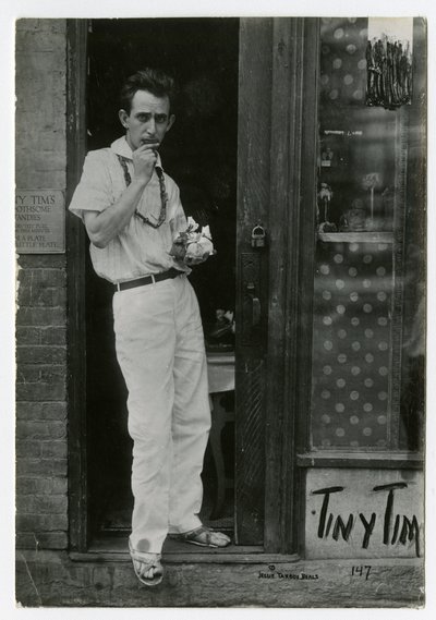 Tiny Tim, Greenwich Village, Nueva York, EE.UU., c.1915-22 de Jessie Tarbox Beals