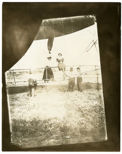 Dirigible "Ville de St Mande", Beals a bordo de Jessie Tarbox Beals