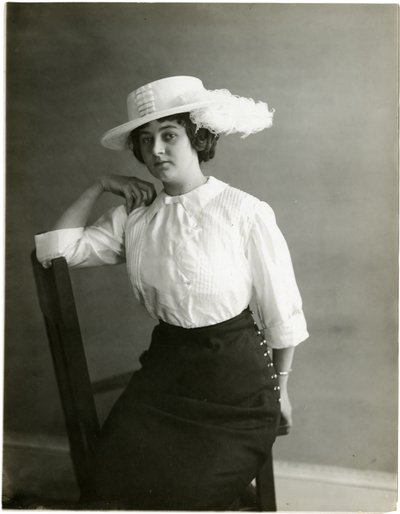 Blusa de seda blanca, McCreery