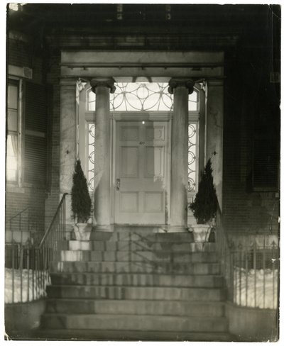 Puerta del Club de la Ciudad de la Mujer, Boston, EE.UU., c.1902-10 de Jessie Tarbox Beals