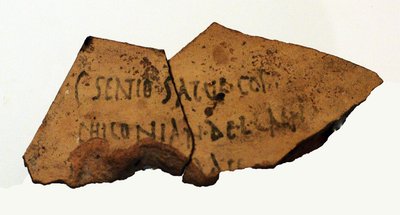 Fragmento de cerámica de Herodes de Masada de Jewish School