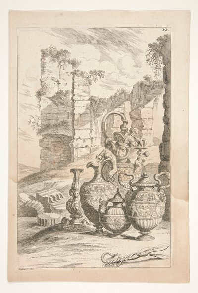 Un candelabro y jarras ornamentales con mango en un paisaje con ruinas, de Sculpturae Veteris Admirata de Joachim von Sandrart
