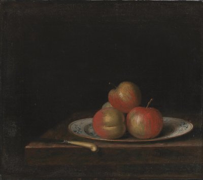 Naturaleza muerta con manzanas en un plato 